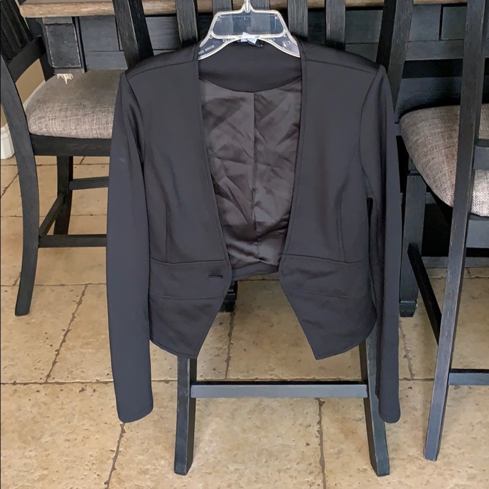 Cropped black blazer from Bebe